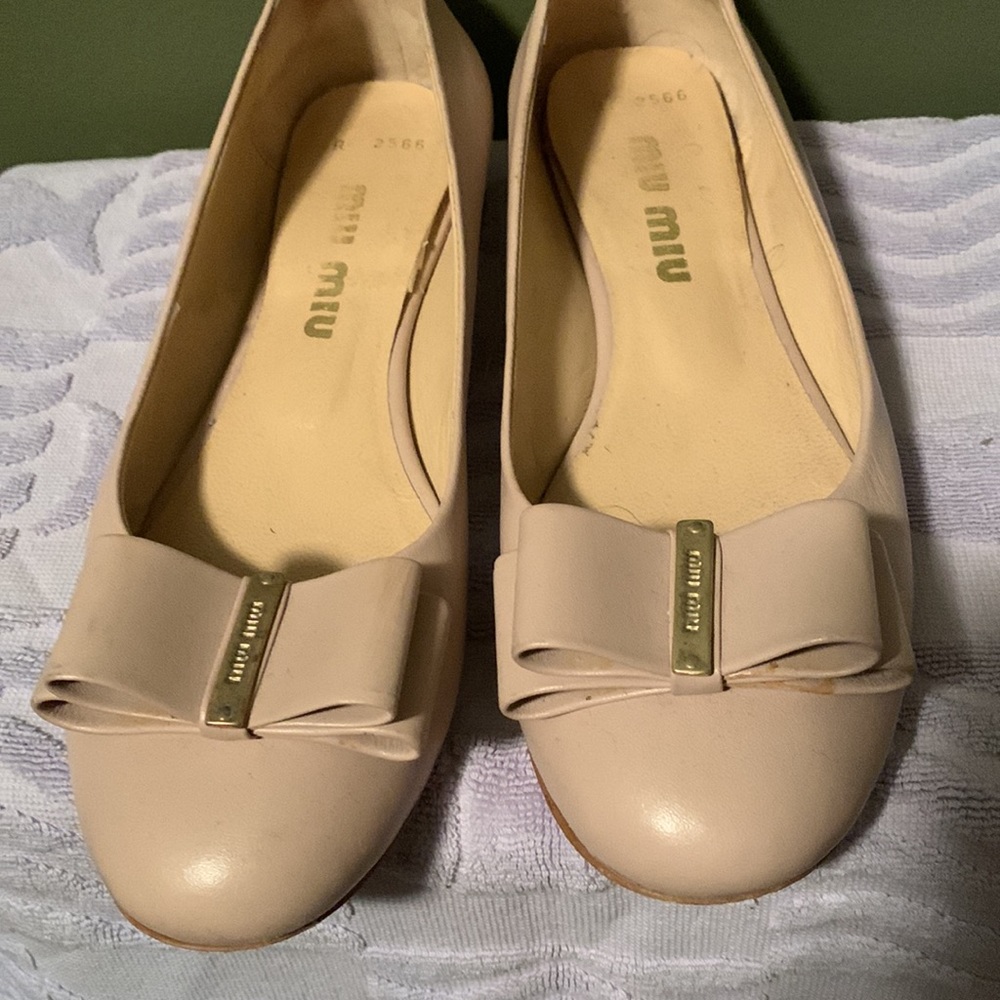 Designer Miu Miu Flats With Bows, Size 39, Nude C… - image 2